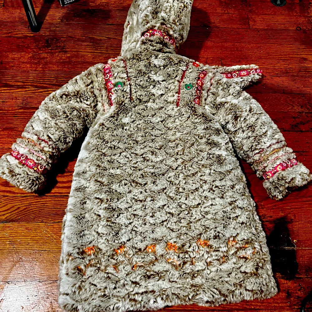 Oilily Girls Long Sherpa Coat Hooded Full Zip Embroidered Ribbons Size 104